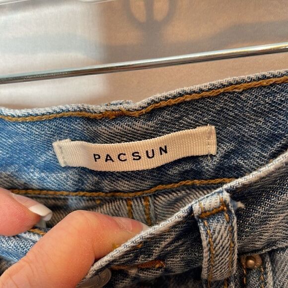 PacSun High Rise Straight Button Fly Flowered Jeans. Size 24. - Picture 4 of 10